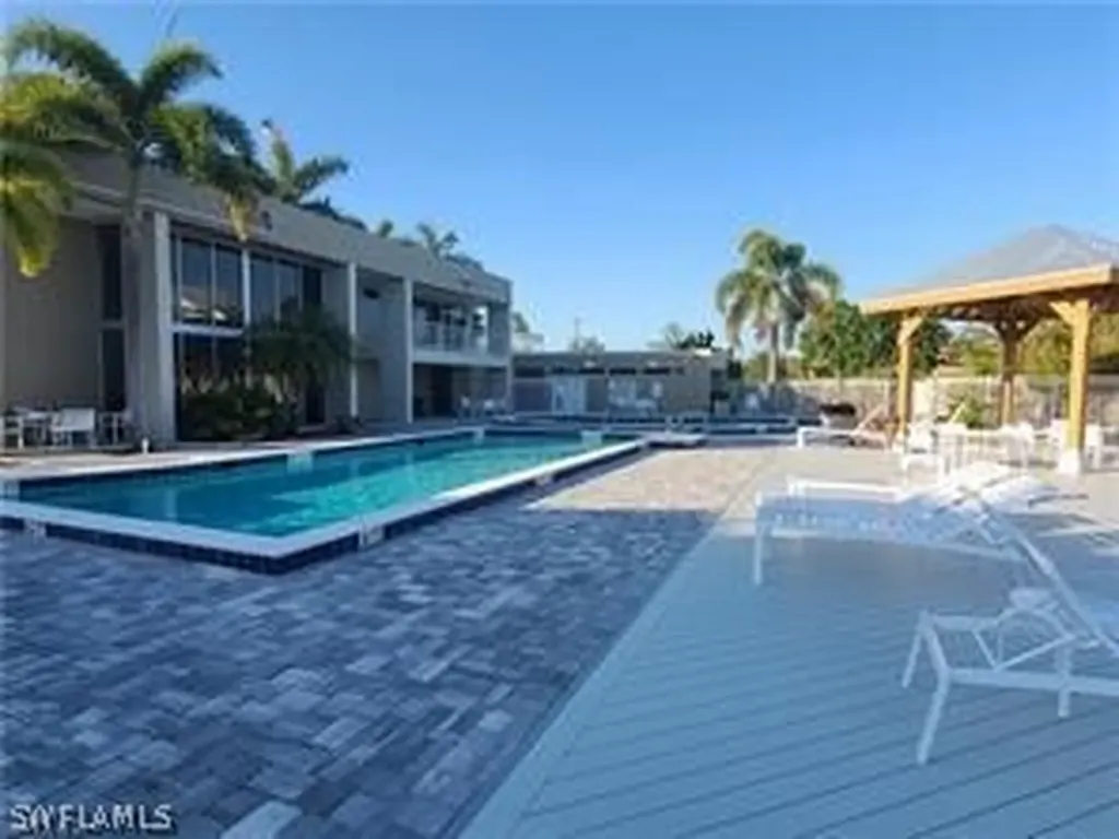 124 Santa Clara Drive Naples FL 34104