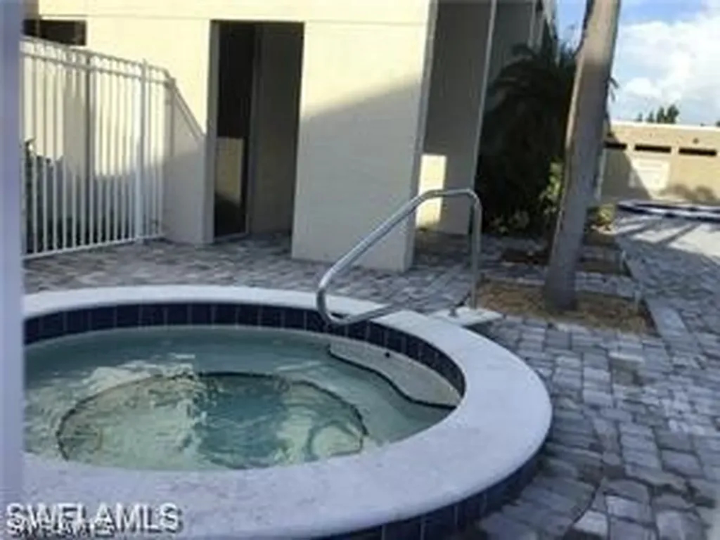 124 Santa Clara Drive Naples FL 34104