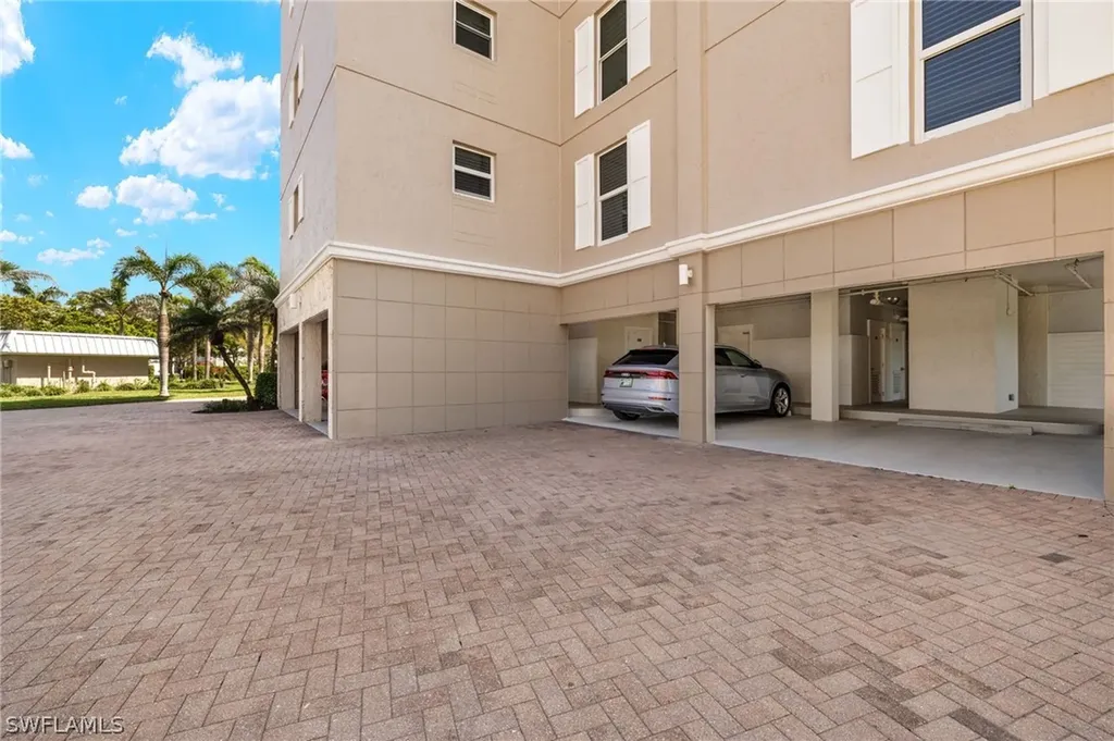 2901 Gulf Shore Boulevard N Naples FL 34103