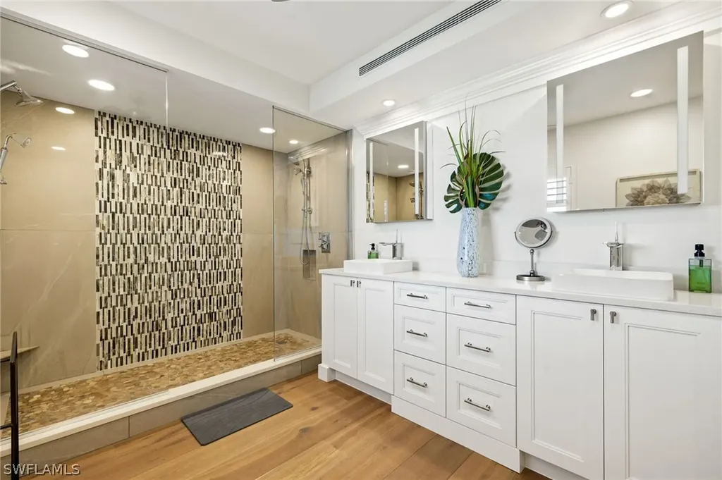 2901 Gulf Shore Boulevard N Naples FL 34103