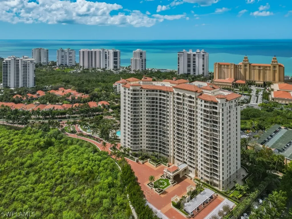 Naples FL, 8787 Bay Colony Drive, Unit 306