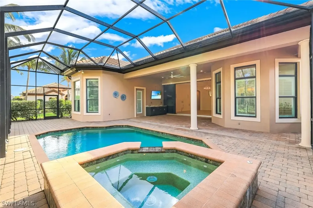 6419 Vivaldi Court Naples FL 34113