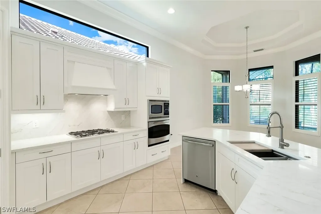 6419 Vivaldi Court Naples FL 34113