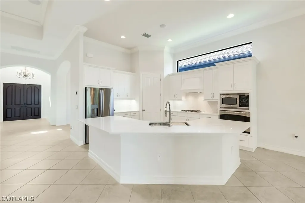 6419 Vivaldi Court Naples FL 34113
