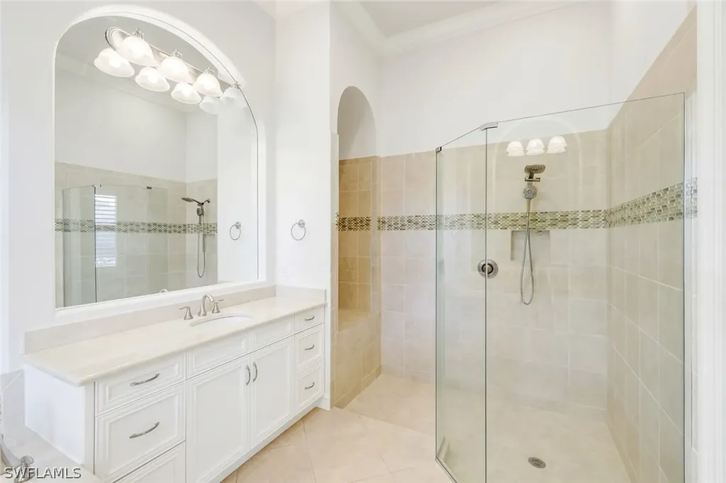 6419 Vivaldi Court Naples FL 34113