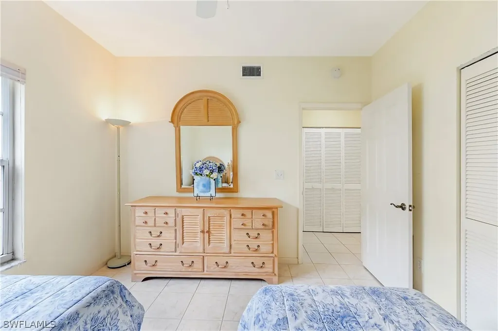 829 Tanbark Drive Naples FL 34108