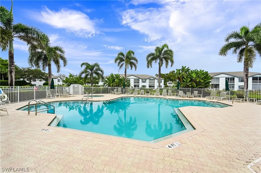 829 Tanbark Drive Naples FL 34108