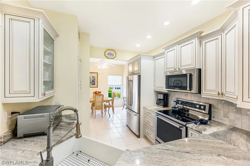 829 Tanbark Drive Naples FL 34108