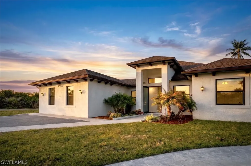 593 39th Avenue NW Naples FL 34120