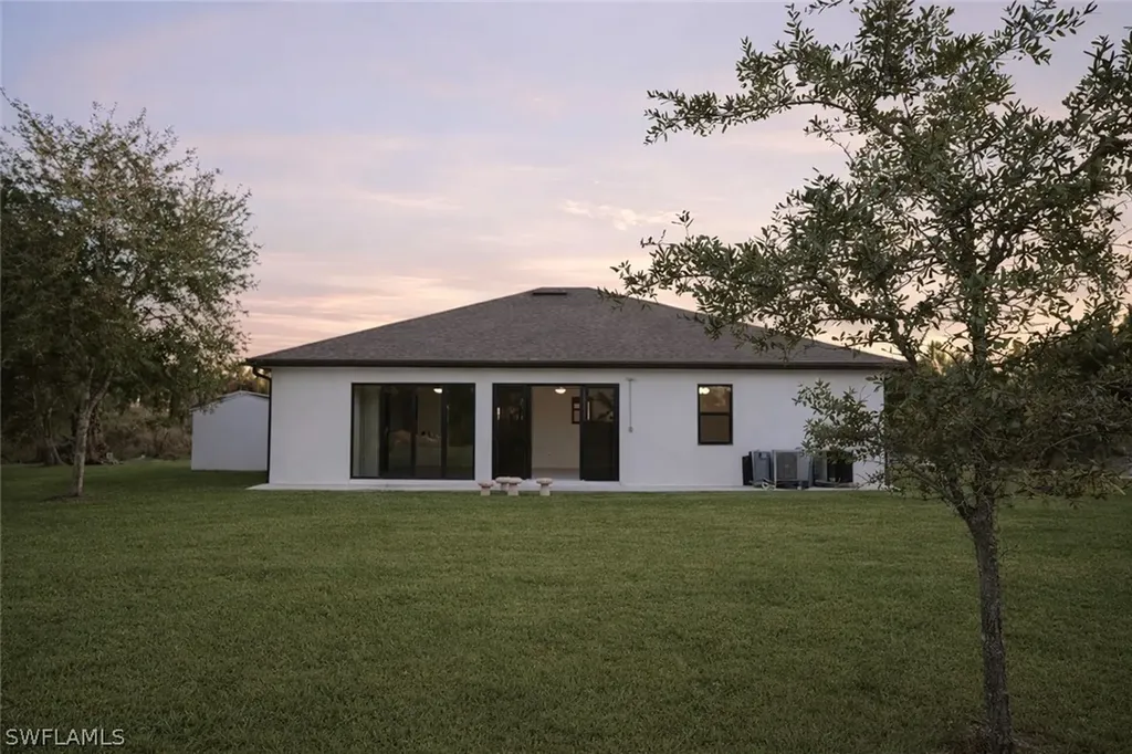 593 39th Avenue NW Naples FL 34120