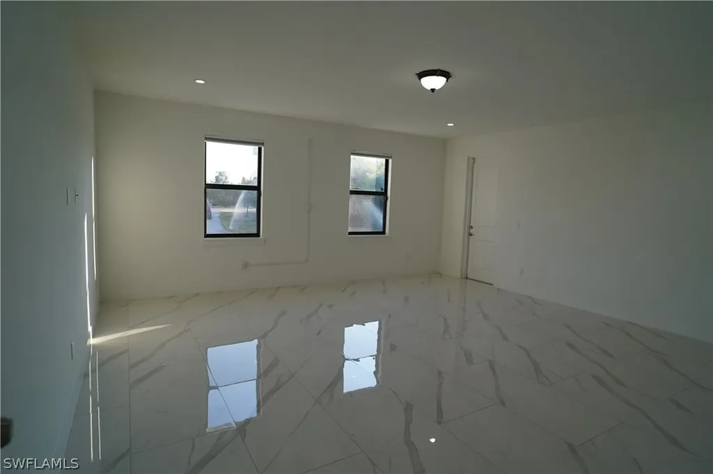 593 39th Avenue NW Naples FL 34120