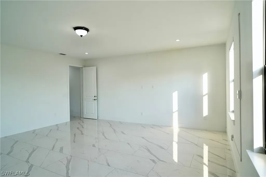 593 39th Avenue NW Naples FL 34120
