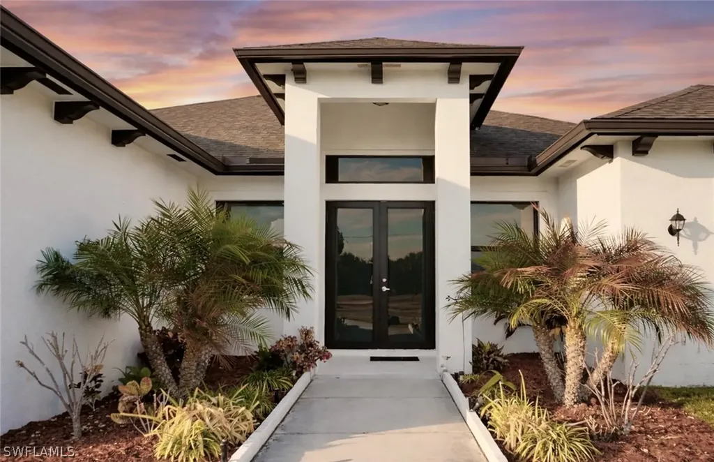 593 39th Avenue NW Naples FL 34120