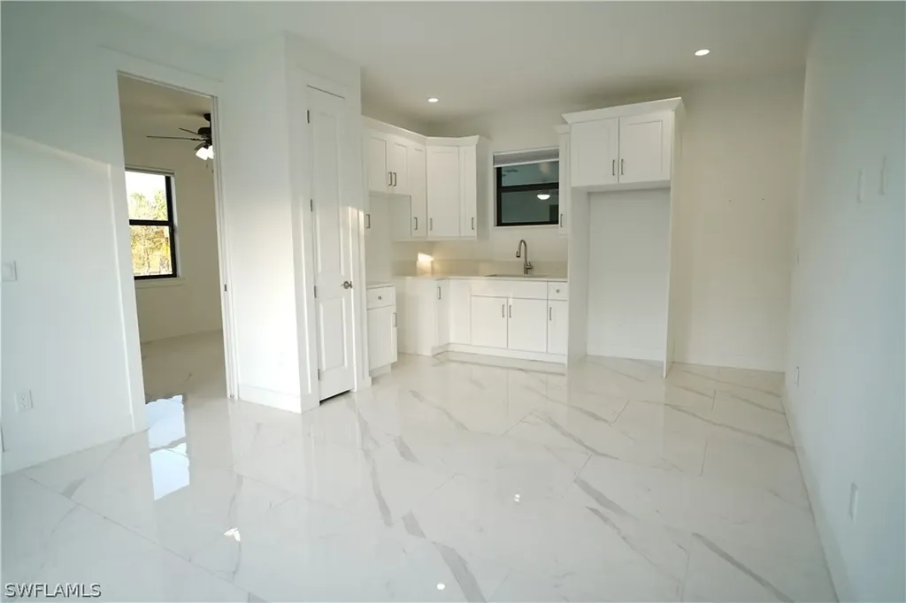 593 39th Avenue NW Naples FL 34120