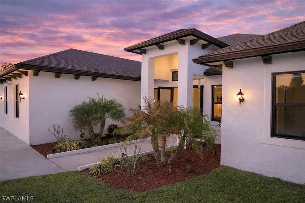 593 39th Avenue NW Naples FL 34120