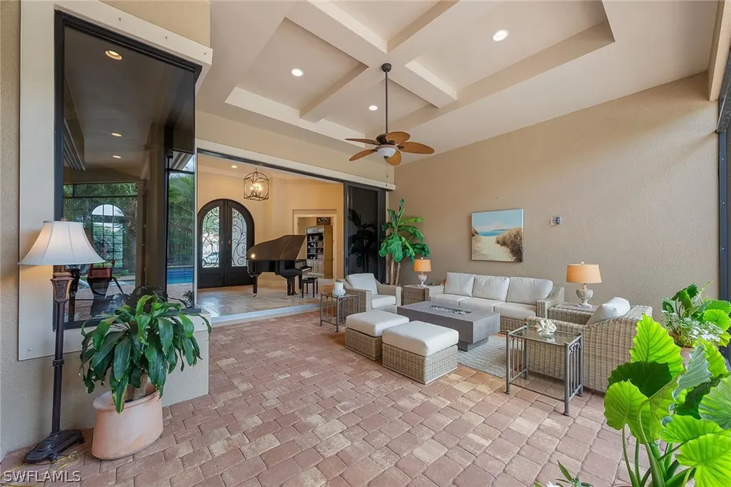6081 Tamworth Court Naples FL 34119