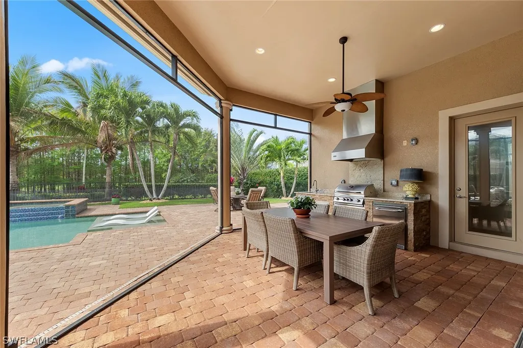 6081 Tamworth Court Naples FL 34119