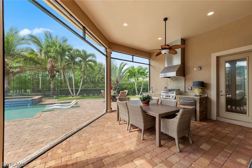 6081 Tamworth Court Naples FL 34119