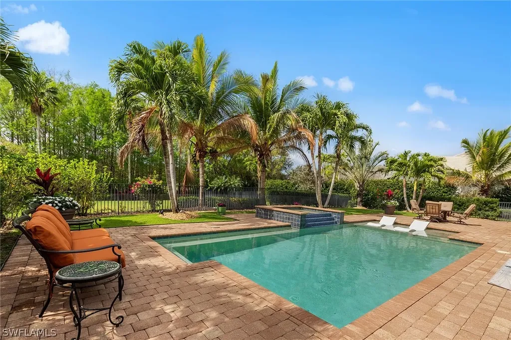 6081 Tamworth Court Naples FL 34119