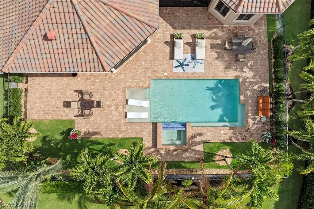 6081 Tamworth Court Naples FL 34119