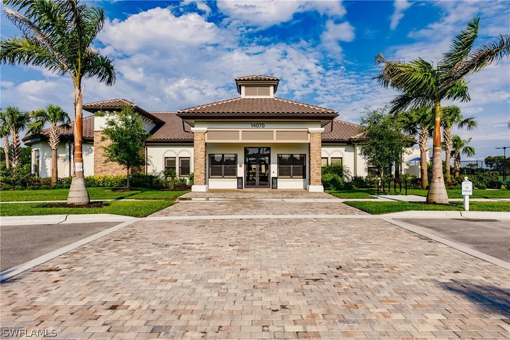 3319 Menores Way Fort Myers FL 33905