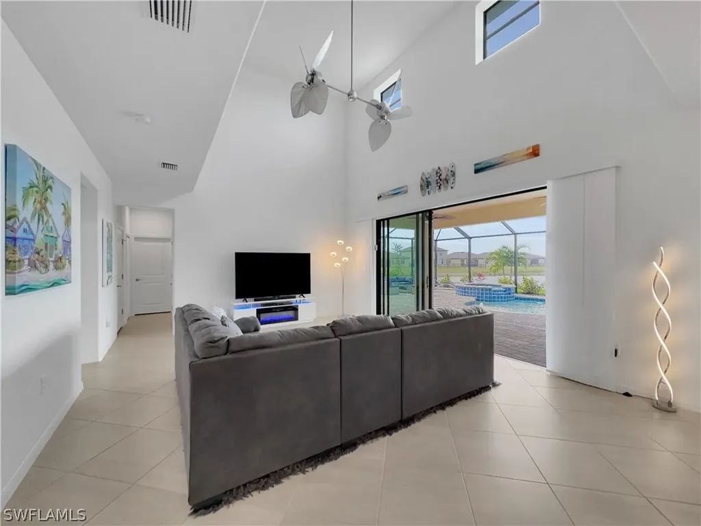 3319 Menores Way Fort Myers FL 33905