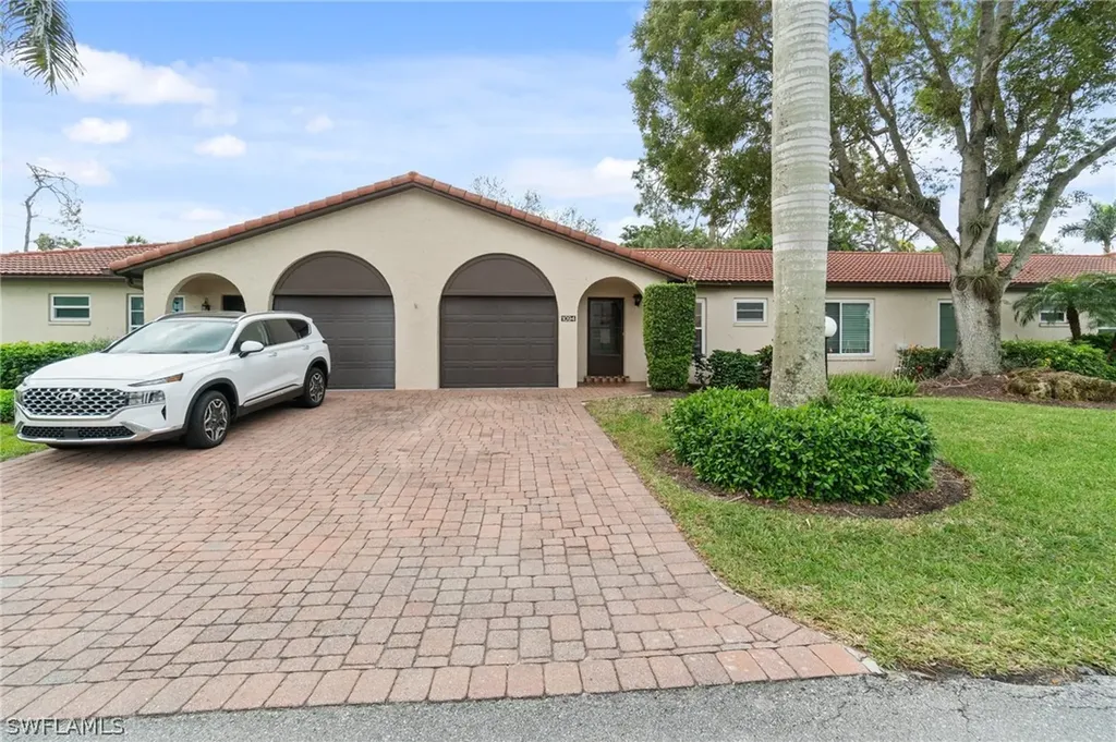 1094 Forest Lakes Drive Naples FL 34105