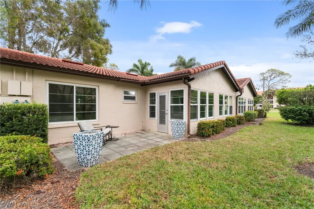 1094 Forest Lakes Drive Naples FL 34105