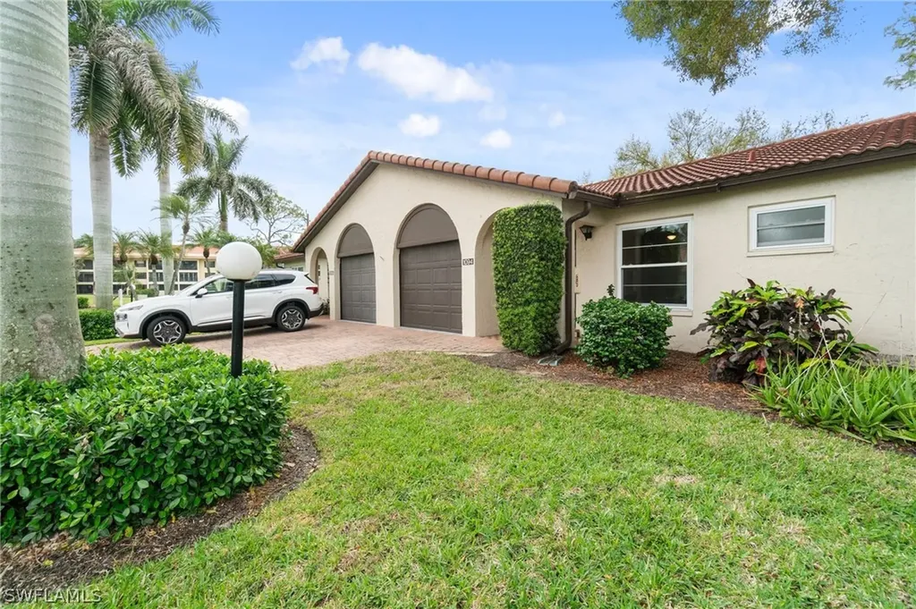 1094 Forest Lakes Drive Naples FL 34105