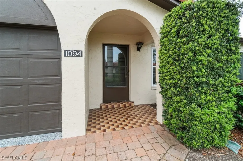 1094 Forest Lakes Drive Naples FL 34105