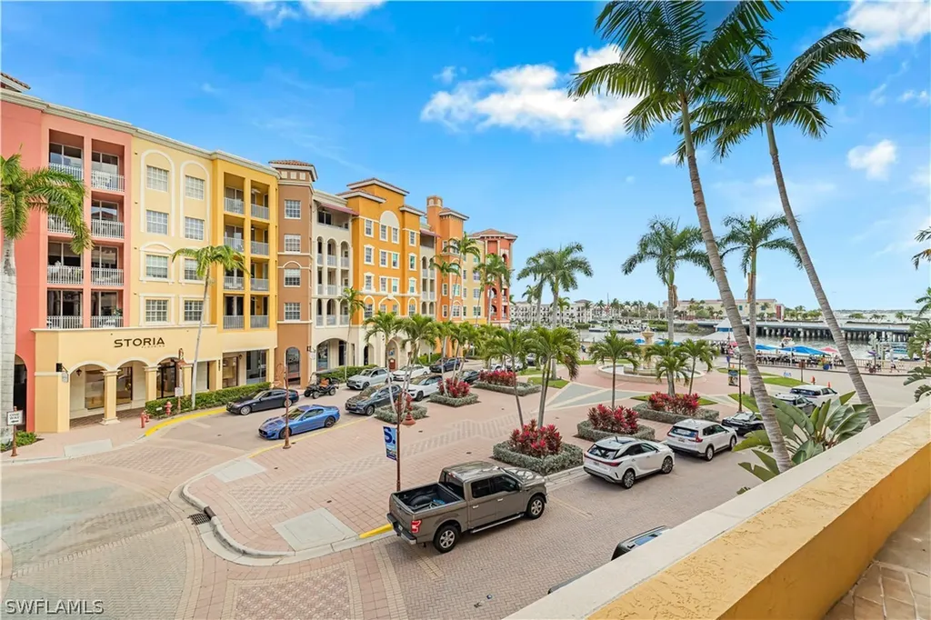450 Bayfront Place Naples FL 34102
