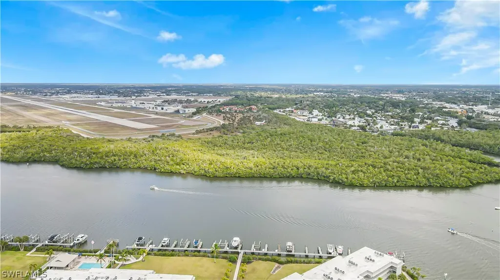 450 Bayfront Place Naples FL 34102