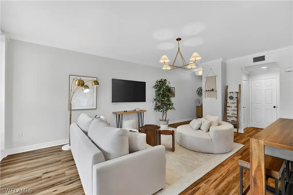 450 Bayfront Place Naples FL 34102