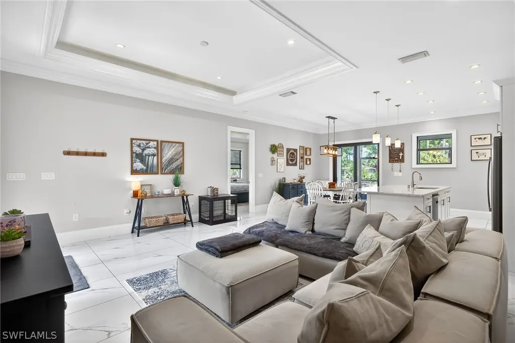 4233 4th Avenue NE Naples FL 34120