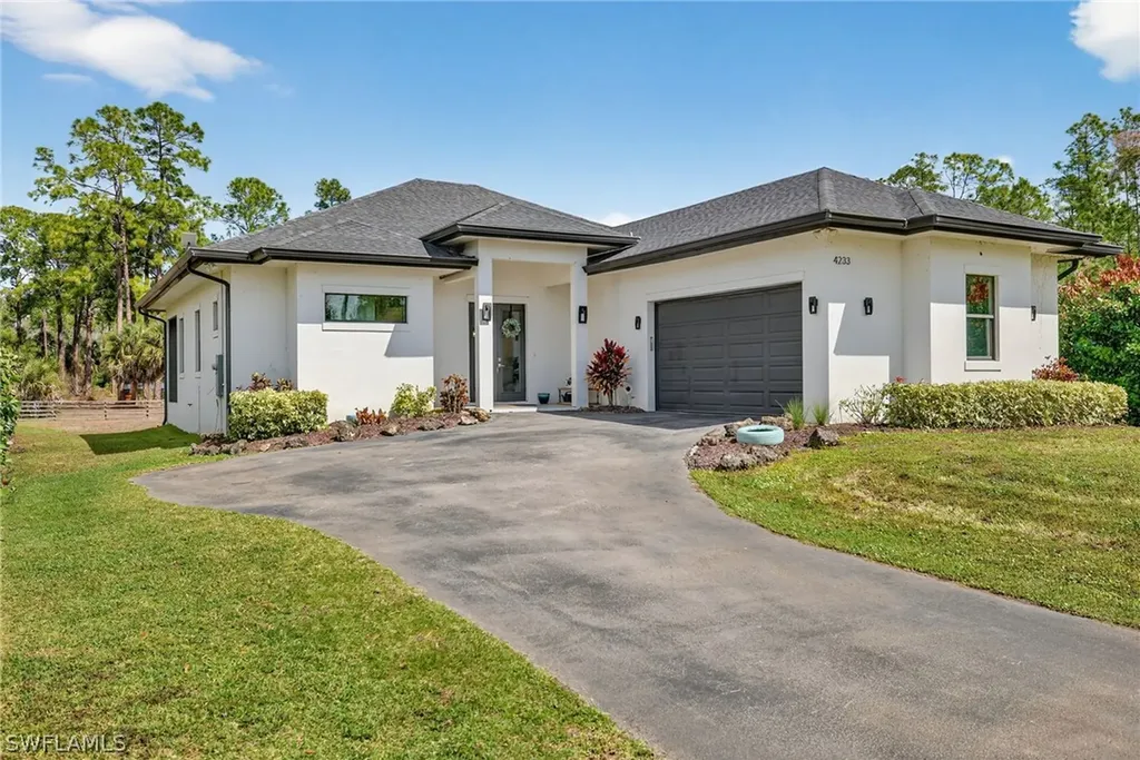 4233 4th Avenue NE Naples FL 34120