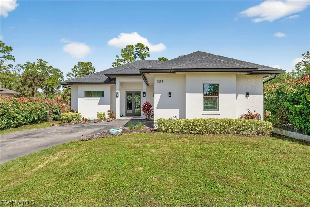 4233 4th Avenue NE Naples FL 34120