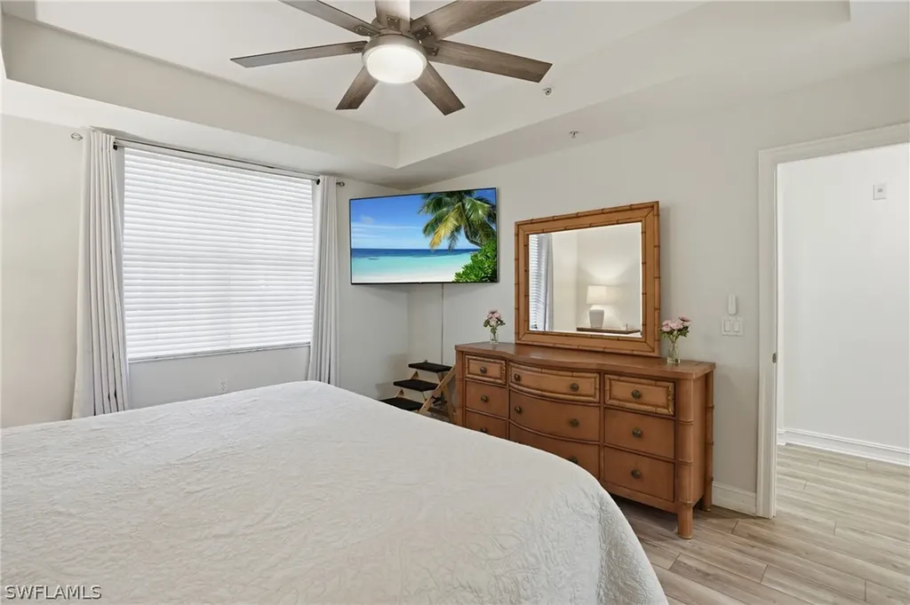 1882 Tarpon Bay Drive S Naples FL 34119