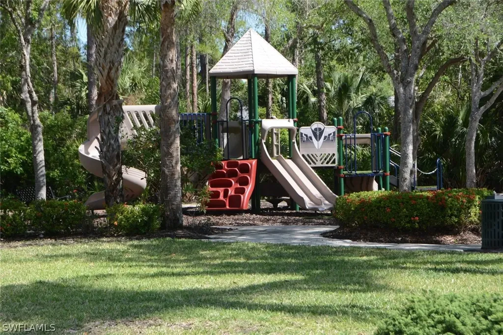 1882 Tarpon Bay Drive S Naples FL 34119