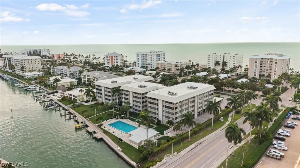 2880 Gulf Shore Boulevard N Naples FL 34103