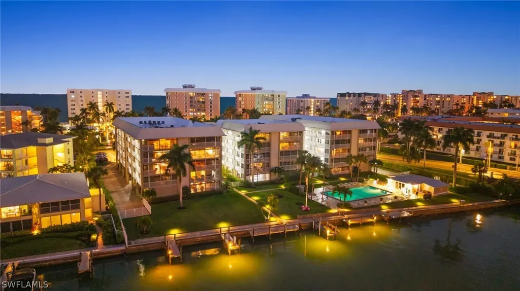Naples FL, 2880 Gulf Shore Boulevard N, Unit 410