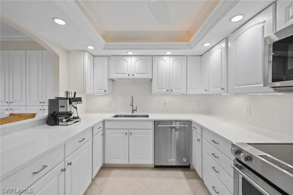2880 Gulf Shore Boulevard N Naples FL 34103