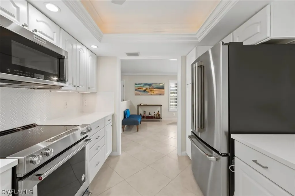 2880 Gulf Shore Boulevard N Naples FL 34103