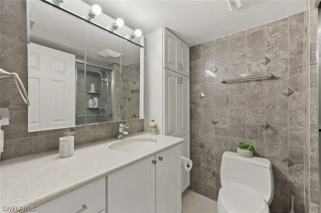 2880 Gulf Shore Boulevard N Naples FL 34103