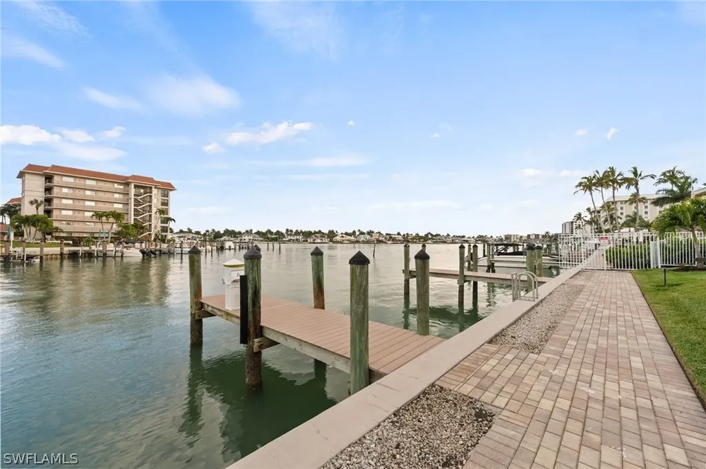 2880 Gulf Shore Boulevard N Naples FL 34103