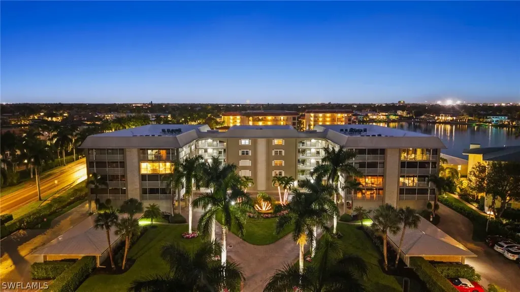 2880 Gulf Shore Boulevard N Naples FL 34103