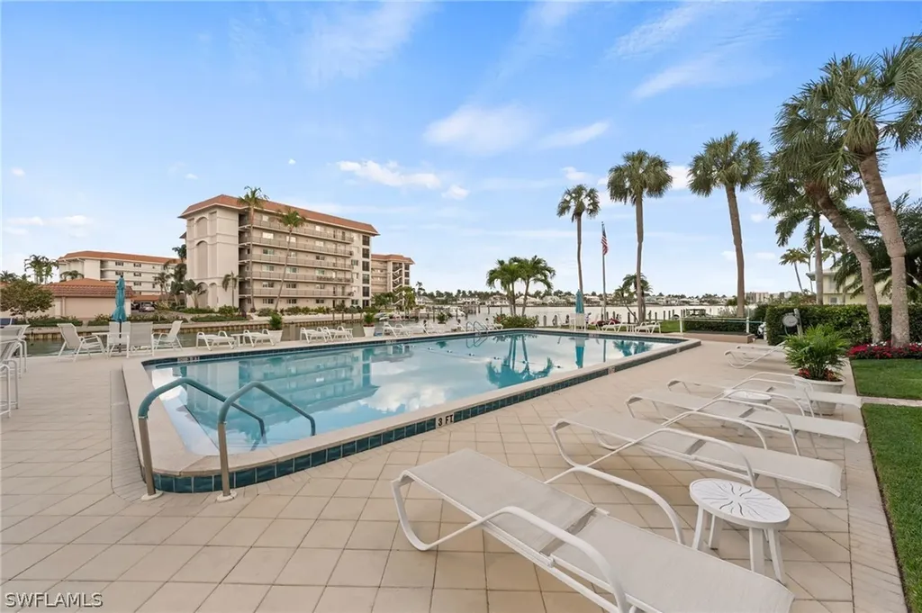 2880 Gulf Shore Boulevard N Naples FL 34103