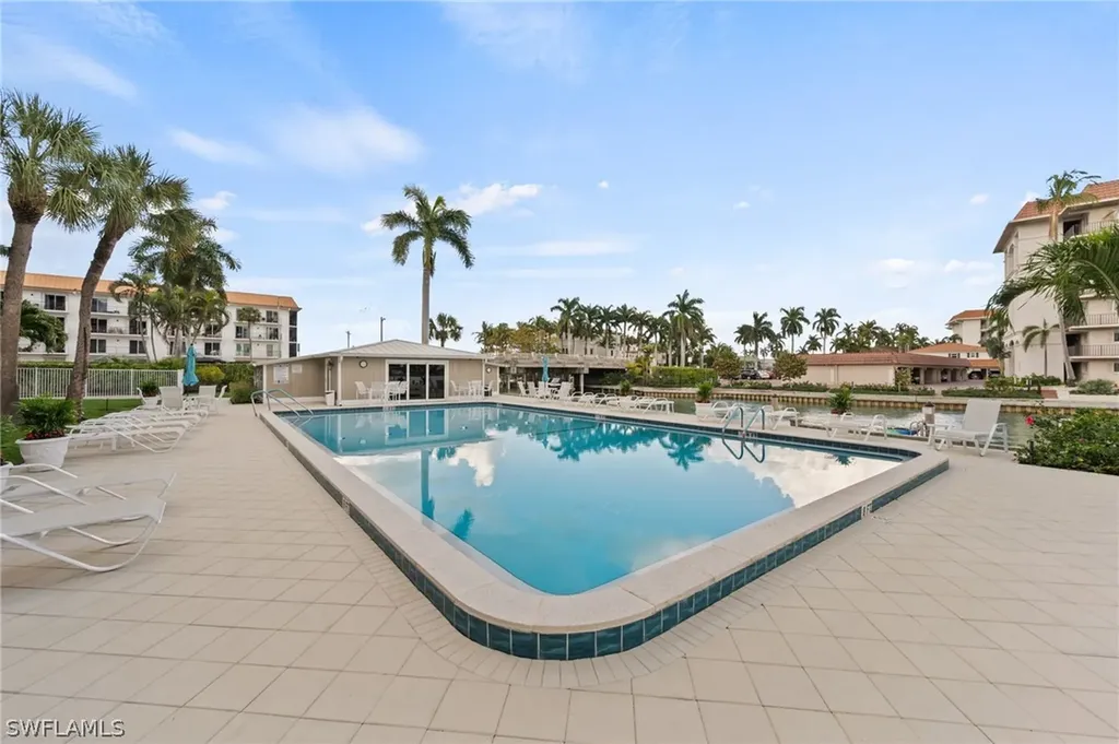2880 Gulf Shore Boulevard N Naples FL 34103