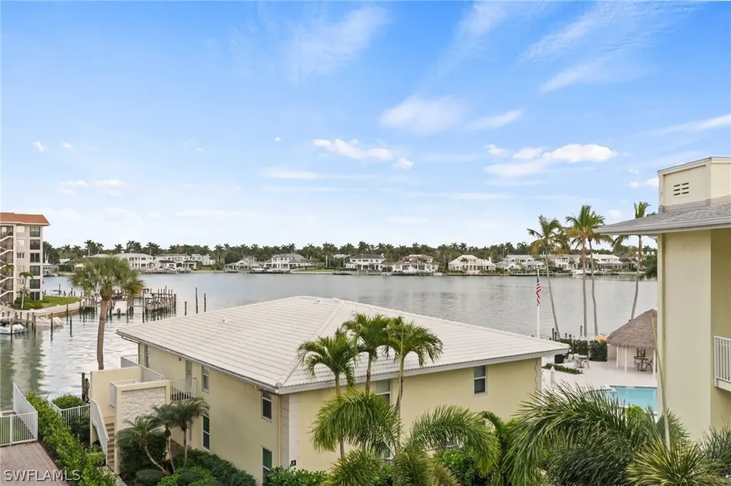 2880 Gulf Shore Boulevard N Naples FL 34103