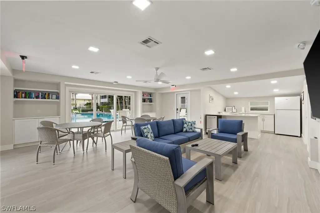2880 Gulf Shore Boulevard N Naples FL 34103