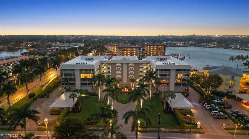 2880 Gulf Shore Boulevard N Naples FL 34103